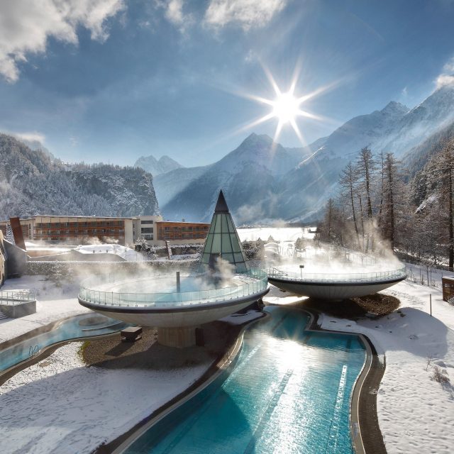5 Hot Tubs with a View